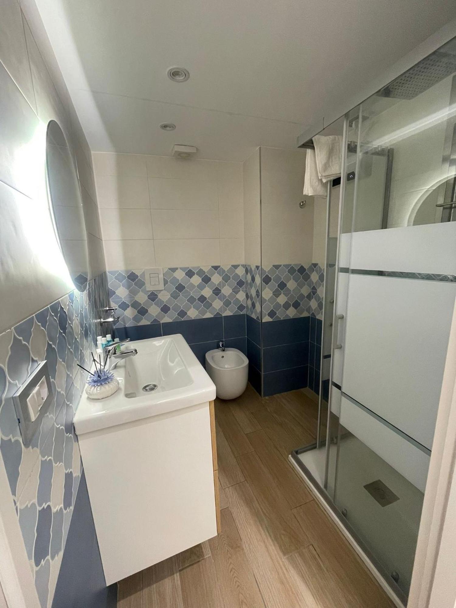 Apartmán Civico 14 Chiaia Neapol Exteriér fotografie