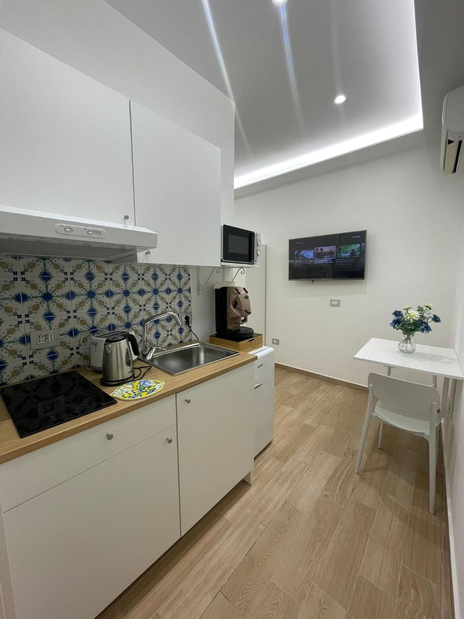 Apartmán Civico 14 Chiaia Neapol Exteriér fotografie